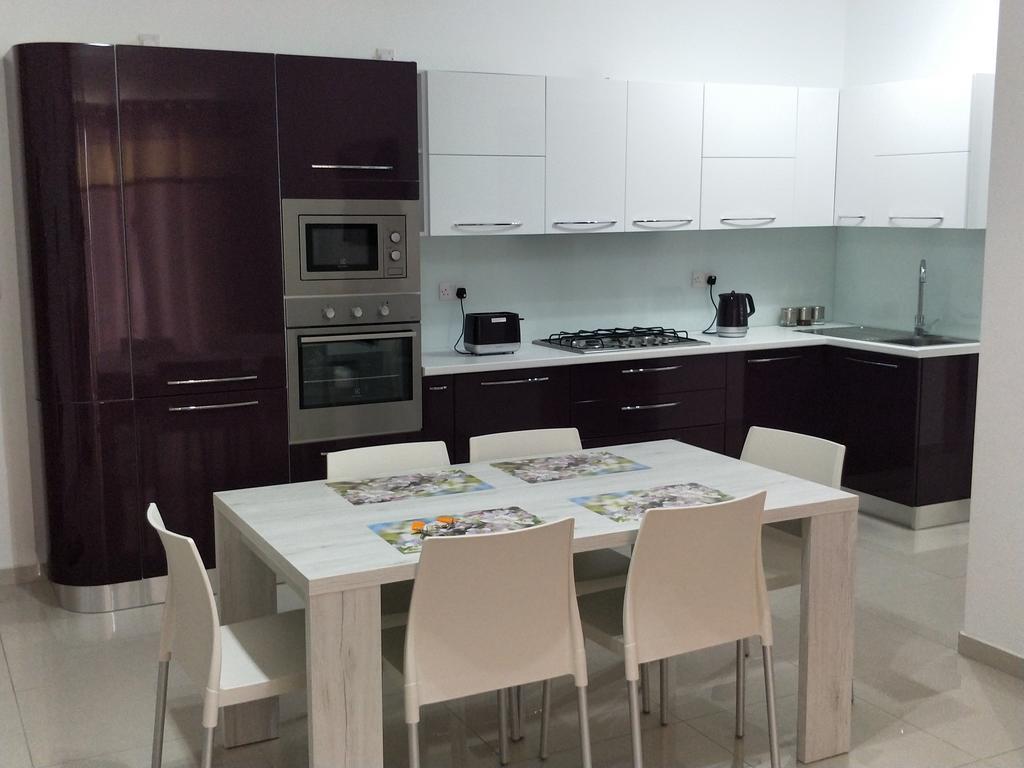 Sunstone Court Apartman San Pawl il-Baħar Kültér fotó